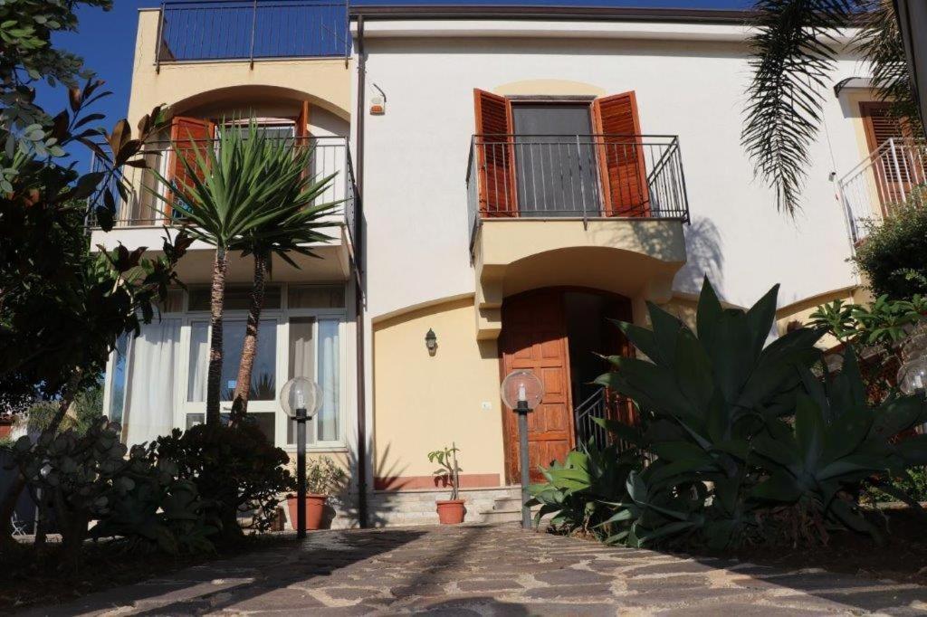 Villa Cavalluccio Marino Con Piscina Idromassaggio Carini Bagian luar foto