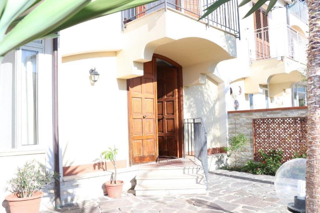Villa Cavalluccio Marino Con Piscina Idromassaggio Carini Bagian luar foto