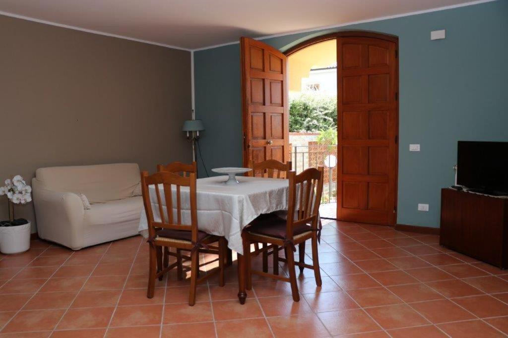 Villa Cavalluccio Marino Con Piscina Idromassaggio Carini Bagian luar foto